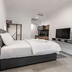 Ela * فولوس